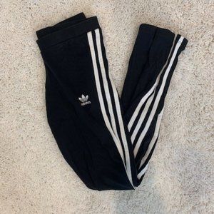 BLACK ADIDAS LEGGINGS!!!